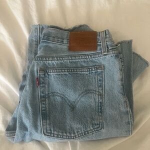 LEVIS WEDGIE STRAIGHT JEANS